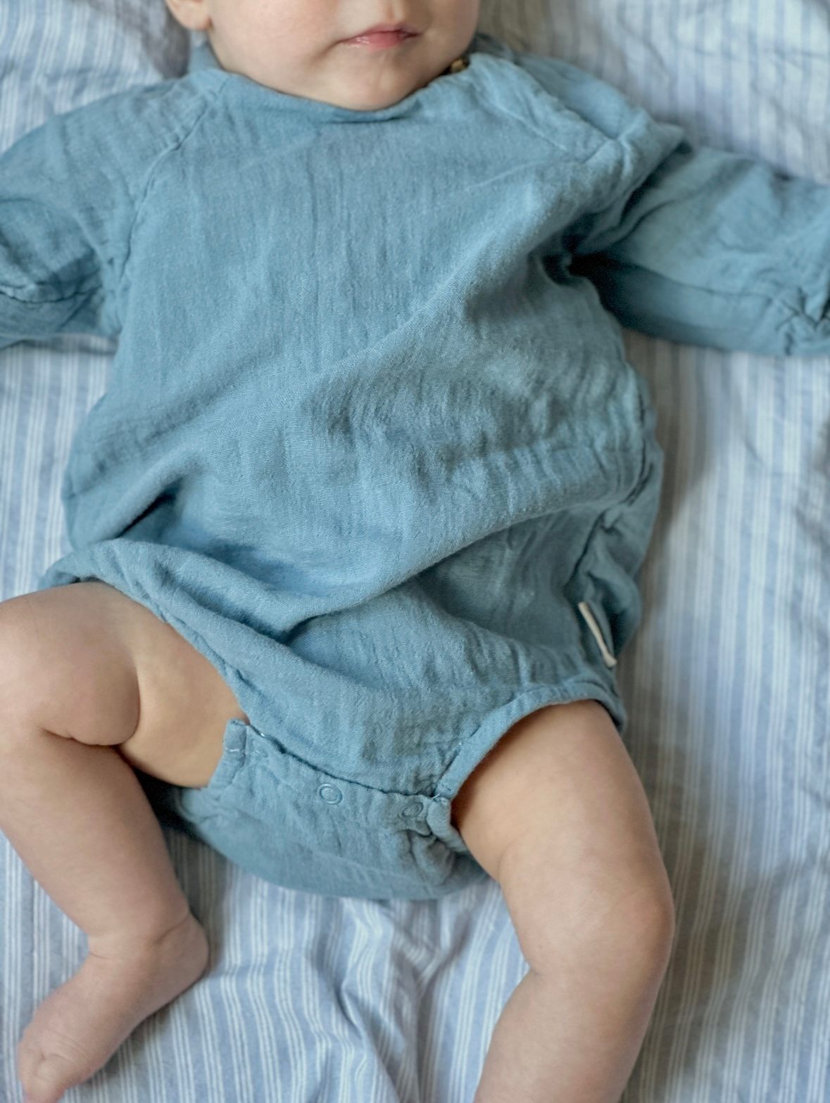 Muslin romper - mountain blue