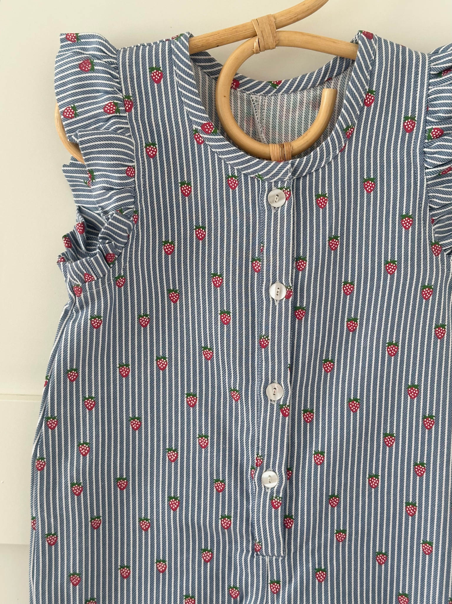 mælkedreng overalls med flæser - strawberry
