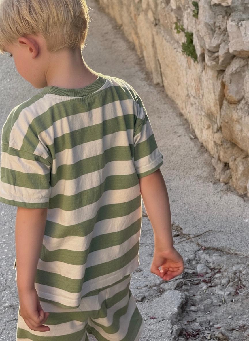 t-shirt - green stripe