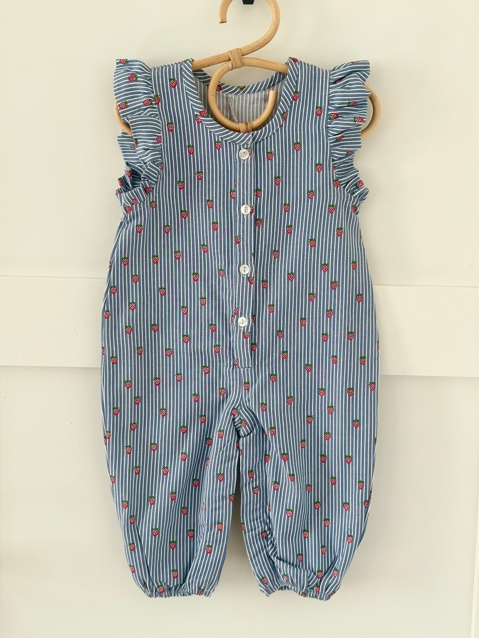 mælkedreng overalls med flæser - strawberry